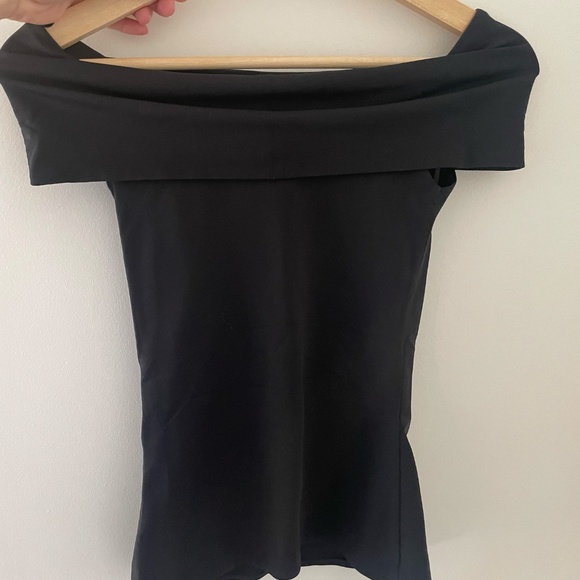Aritzia Off-Shoulder Contour Top XS - Picture 2 of 2